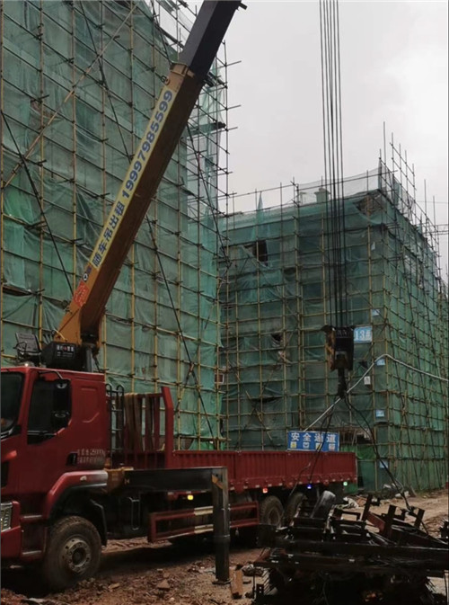 安塞区“慢工细活”—— 吊车的 “微动控制” 技术